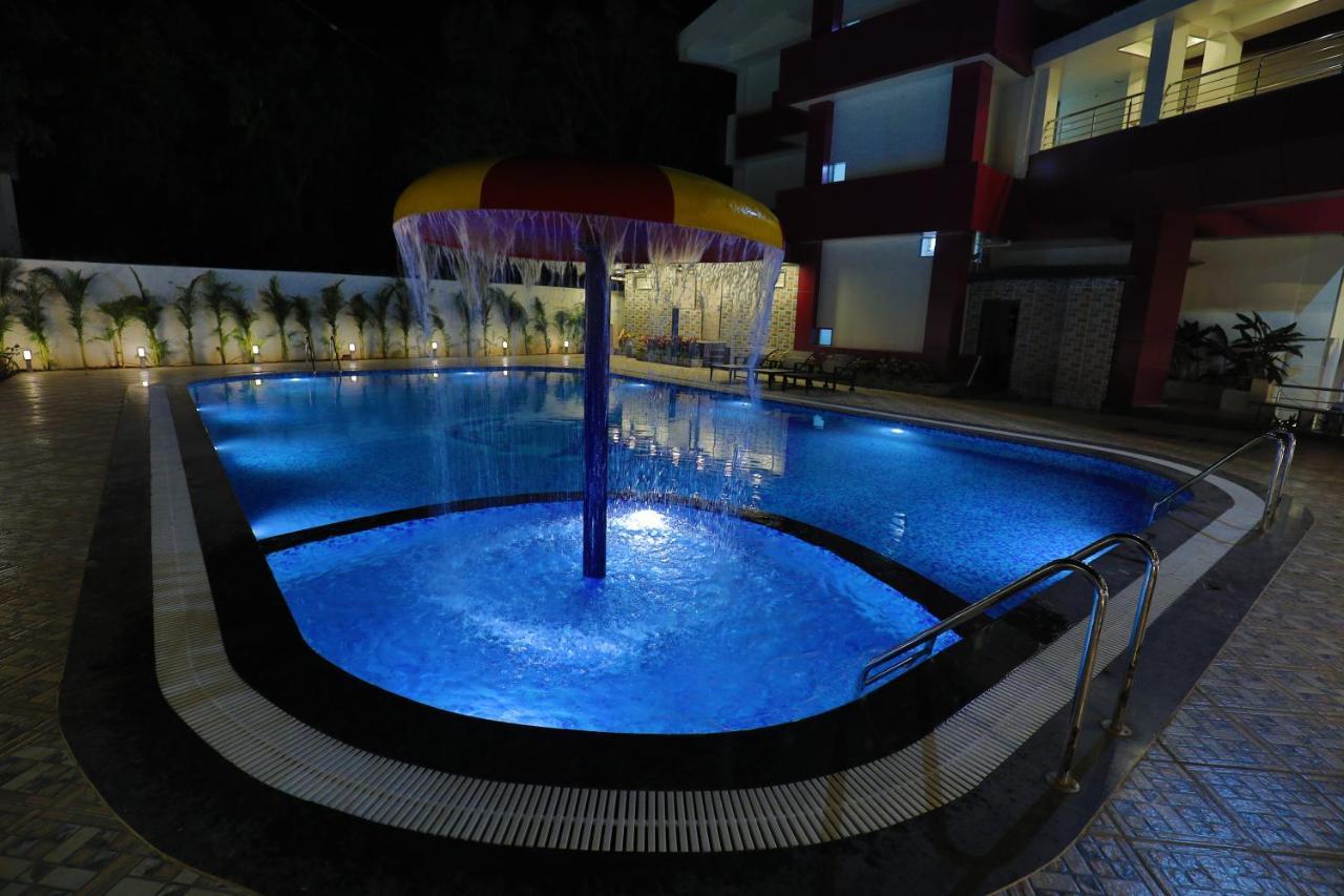 Imperial Grande Resort Лонавла Екстер'єр фото