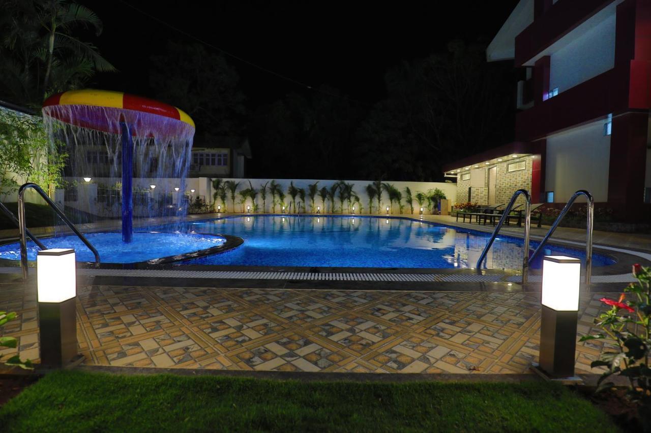 Imperial Grande Resort Лонавла Екстер'єр фото