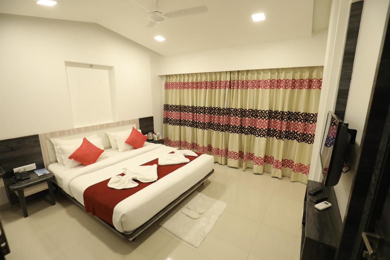 Imperial Grande Resort Лонавла Екстер'єр фото