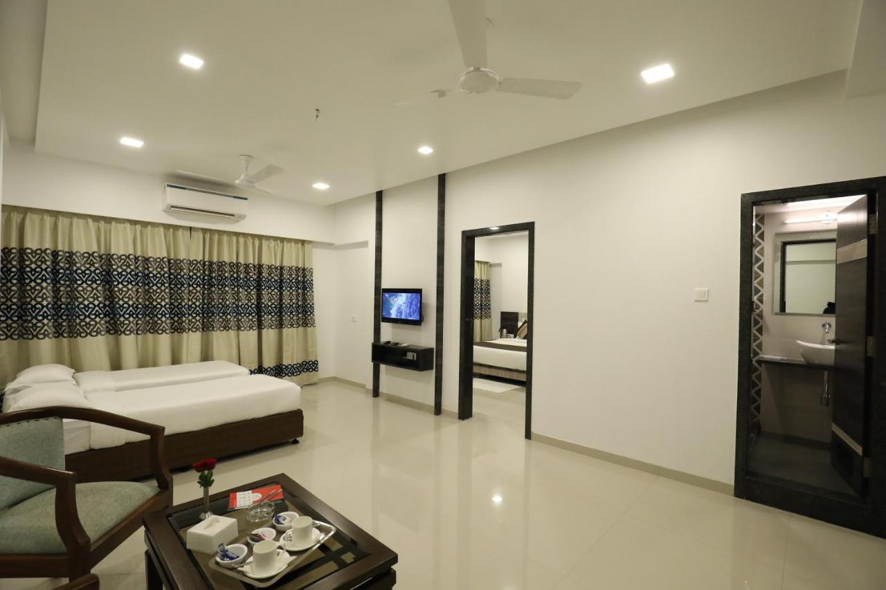 Imperial Grande Resort Лонавла Екстер'єр фото